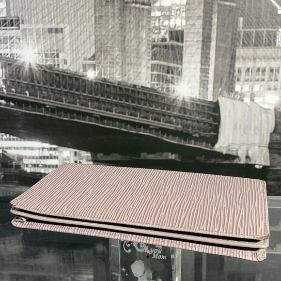 Authentic Rare Louis Vuitton Epi Checkbook Holder Wallet - Picture 15 of 15